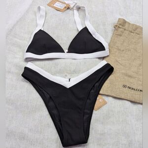 Berlook / Medium / Contrast Trim Triangle